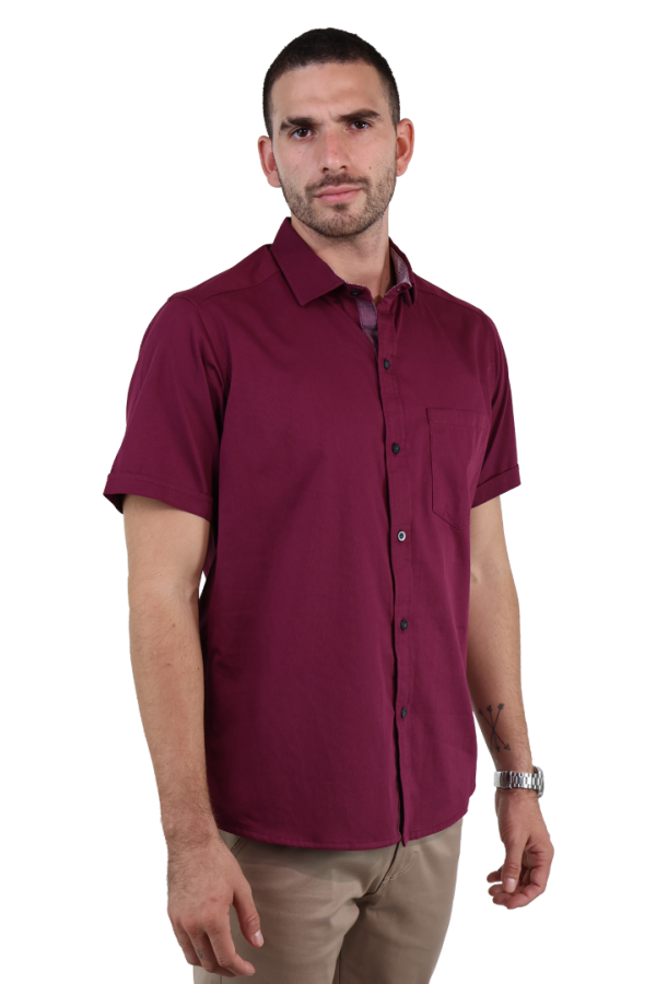 Camisa Rojo Vino Manga Corta De Algodón Slim Fit Con Bolsa Para Caballero